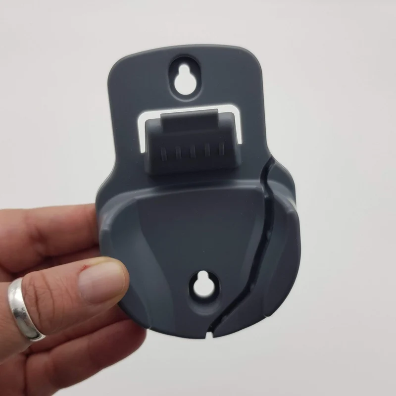 Staffa attacco muro per aspirabriciole Black+Decker dva325j