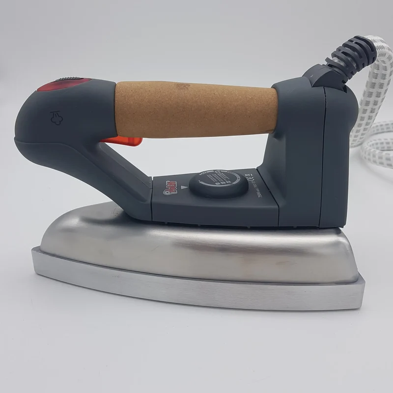 Ferro da stiro professionale per vaporetto Polti