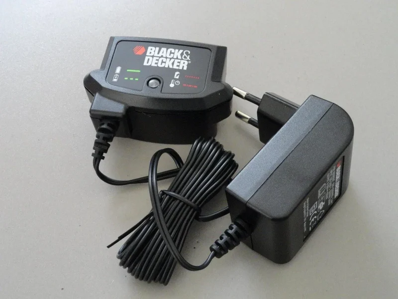 Caricabatteria trapano elettrico asl146 Black+Decker