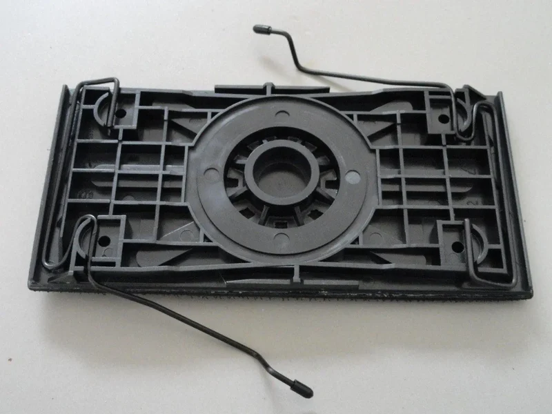 Piastra base smerigliatrice Black+Decker ka320e