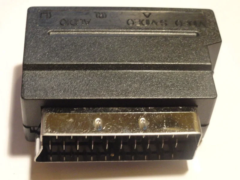 Adattatore spina scart-3x rcain-out-s-vhs in Ennebiservice