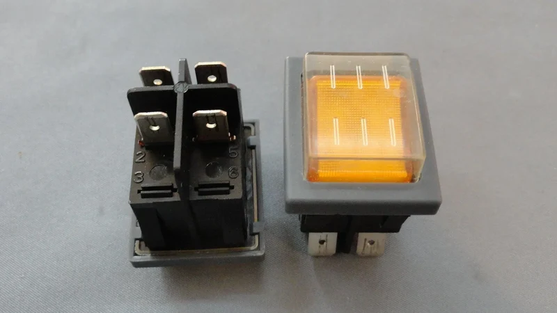 Interruttore bipolare luminoso giallo 22x30 16a c/cappuccio vaporella 2hp Polti