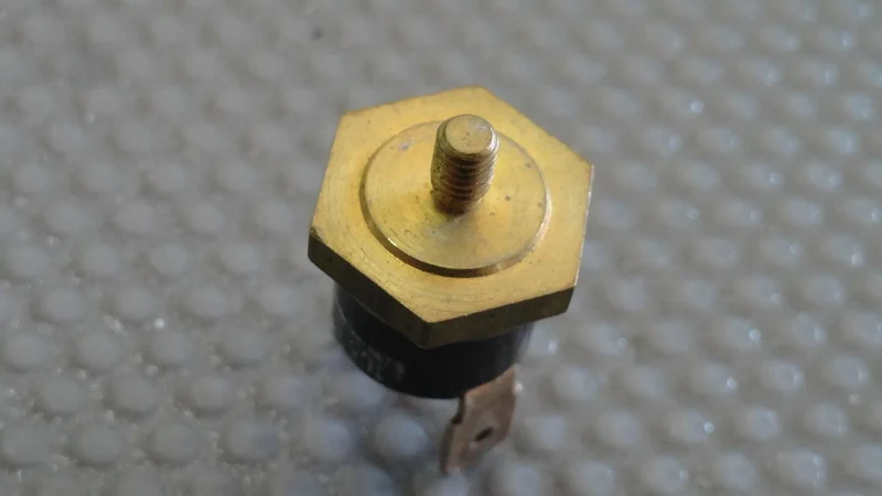 Termostato scatto fisso nc a vite con riarmo 165° Micromic