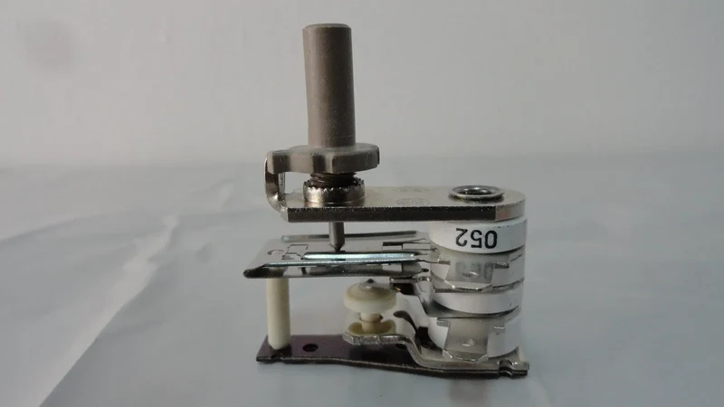 Termostato ferro reg 220° 10a-230 per stirella simac De Longhi