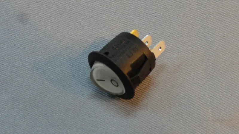 Interruttore tondo circolare luminoso bianco 16a Ennebiservice