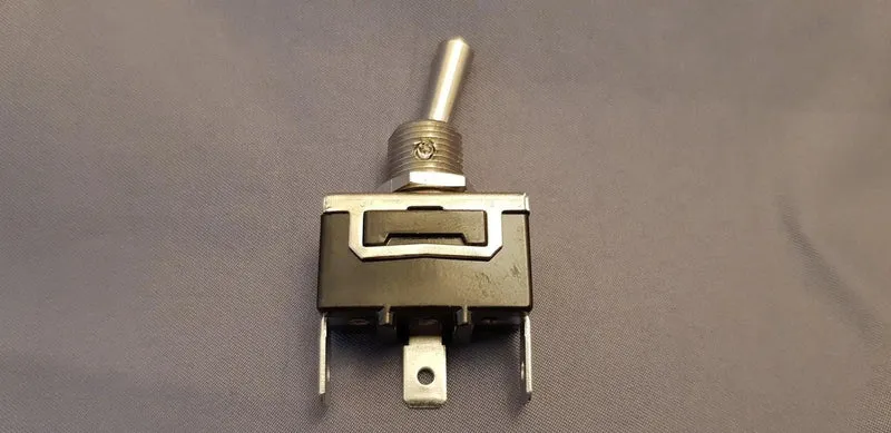 Commutatore con levetta tre contatti 10a Micromic